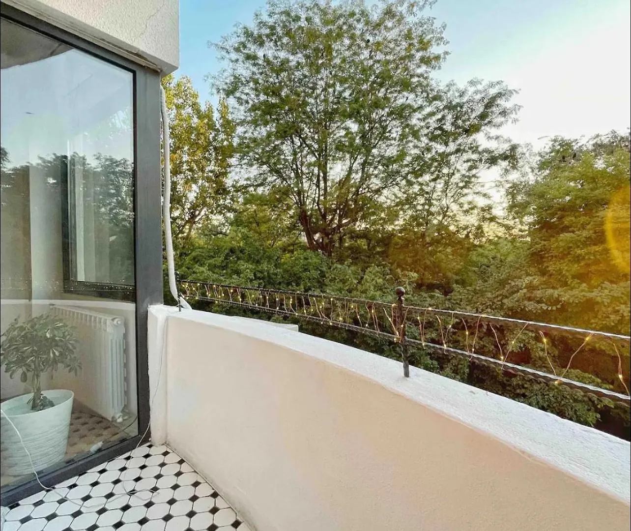 Sunset-Cismigiu Gardens Apartment Bucharest